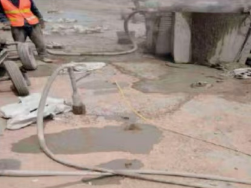 克拉玛依水泥混凝土路面板底注浆技术 路面脱空注浆整治方案